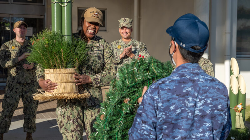 U.S. Navy and JMSDF Holiday Cultural Exchange